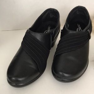 Black Easy Street comfort wave booties